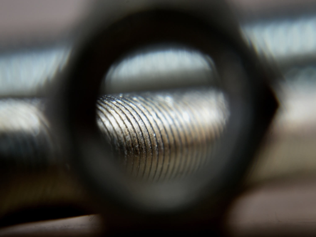 Gwint śruby w zbliżeniu makro