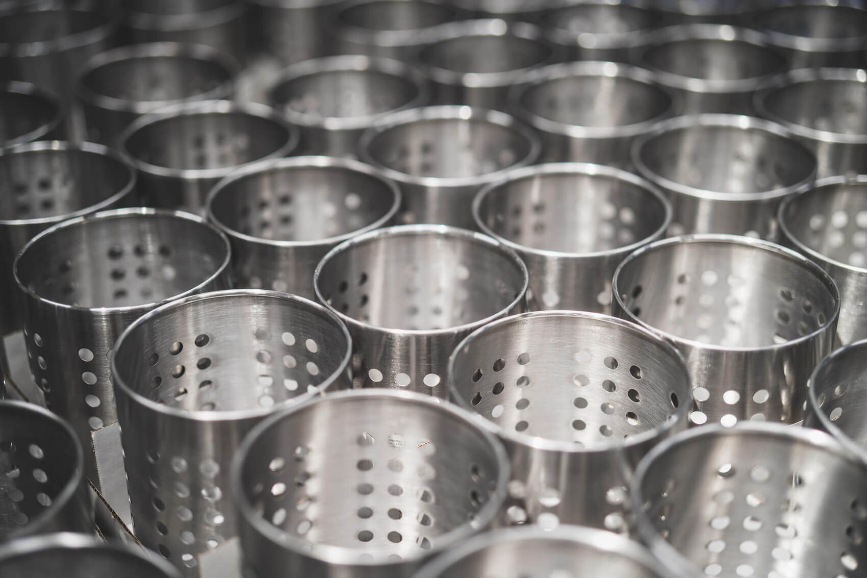 Stalowe cylindry z perforacją