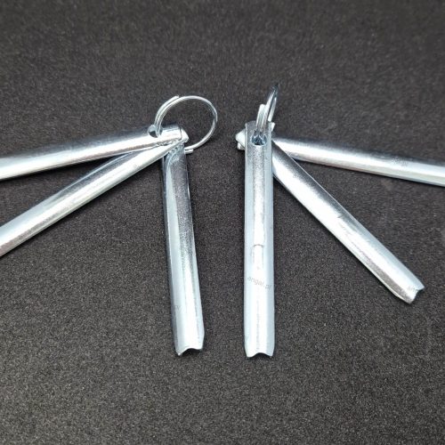 Ocynkowane pręciki metalowe na kółku